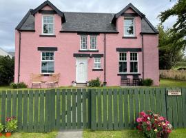 Arran School House - Blackwaterfoot, Isle of Arran，位于Blackwaterfoot的酒店