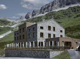 Hotel Klausenpass，位于Unterschächen思博润根拉齐缆车附近的酒店