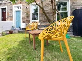 Cozy with Character Cochrane Cottage at Leith Links Park