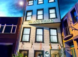 Mezzo Hotel