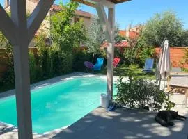 CUGNAUX Toulouse Metropole OUEST Chambre Privée de Luxe - SDB WC privée Terrasse Piscine Aqua Bike