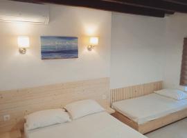 Occasus Room Comfort，位于哈尔基岛的度假屋