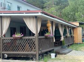 Kuru Guest House，位于Kuru的酒店