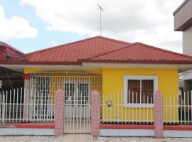 Compleet vrijstaand woonhuis Paramaribo，位于帕拉马里博的酒店