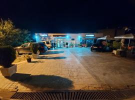 HOTEL KALEMI，位于Çorovodë的酒店
