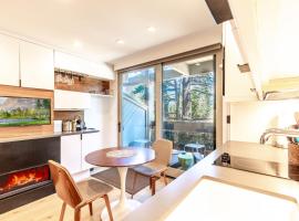 Modern Hotel-Style Studio - Timber Creek Lodge #210 Hotel Room，位于特拉基的酒店