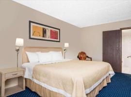 Norwood Inn & Suites La Crosse，位于拉克罗斯的酒店