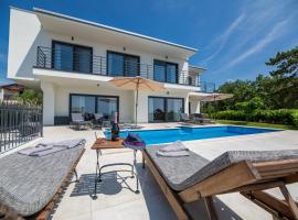 Villa Fortuna by Rent Istria，位于布耶的酒店