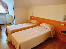 Albergo Ai Glicini，位于Cornino的酒店