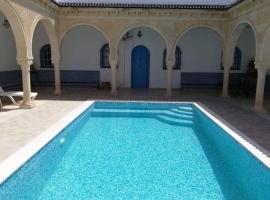 Maison typiques (houche) avec piscine，位于乌姆苏克的乡村别墅
