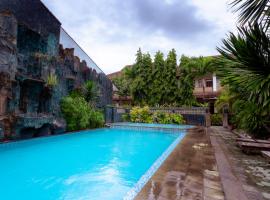Hotel Mahkota Plengkung by ecommerceloka，位于外南梦的酒店
