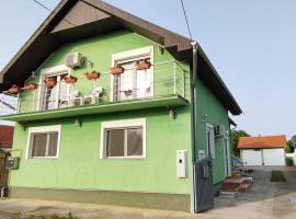 Guest House Jovanovic，位于Melenci卢桑达温泉浴场附近的酒店