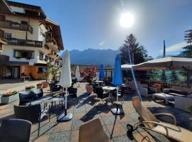 Monza Dolomites Hotel，位于莫埃纳的带停车场的酒店