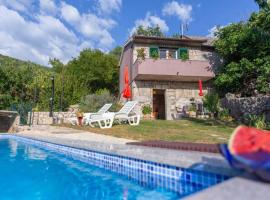 HOLIDAY HOME HONEY, Lovreć - Makarska，位于Medovdolac的酒店