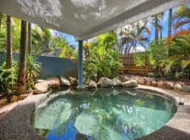 Cairns Sunshine Lodge，位于Cairns North的旅馆