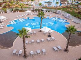 Waves Aqua Resort，位于盖尼特拉的酒店