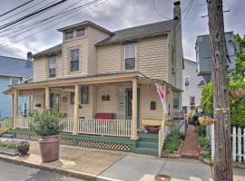 Historic Ocean Grove Home - Walk to Beach!，位于欧申格罗夫的酒店