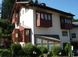 Hotel Garni Saphir，位于Oberzeiring的酒店