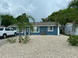 Gorgeous Seaside Seashell Cottage!