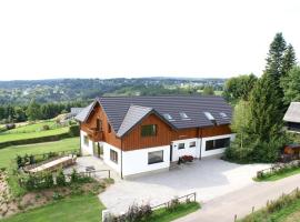 L'Aurore des Hautes Fagnes 30 pers- Malmedy, vue exceptionnelle, wellness，位于马尔梅迪的酒店