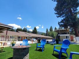 Bluebird Day Inn & Suites，位于南太浩湖南塔霍湖溜冰场附近的酒店