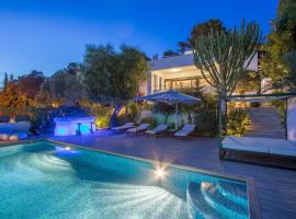 Luxury Villa with Outdoor Bar, Ibiza Villa 1027，位于塔拉曼卡的酒店