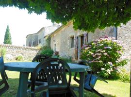 Les Hauts de Sentelines cottage，位于Gavaudun的酒店