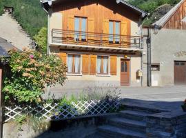 Maison des trois ormeaux，位于Cier-de-Luchon的酒店