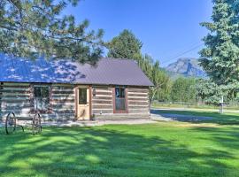 Montana Retreat Original Hamilton Log Cabin!，位于HamiltonRavalli County Museum附近的酒店