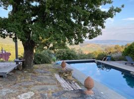 casa intera giardino e piscina，位于特拉西梅诺湖畔托罗的酒店