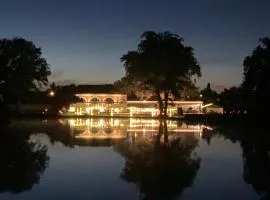ORANGERIE de CHATEL-Selection FIGARO & ELLE Magazine