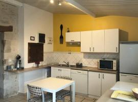 Charmante maison dans la vallée de la Charente，位于Voulême的酒店