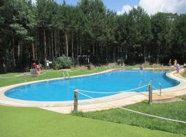 Camping Cobijo，位于比努埃萨的酒店