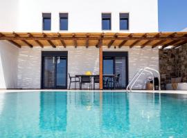 Cato Agro 4, Seafront Villa with Private Pool，位于卡尔帕索斯机场 - AOK附近的酒店
