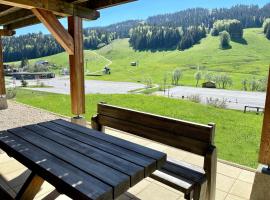 Gîte avec terrasse et belle vue - ChaletNelda com，位于拉穆拉拉穆拉滑雪学校附近的酒店