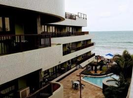 Flat completo a beira mar com vista exuberante no Blue Marlin Apartments，位于纳塔尔的带按摩浴缸的酒店