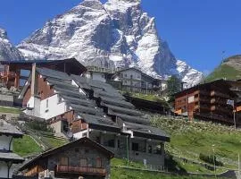 TANA DELLA MARMOTTA - renovated, ski in ski out, turkish bath, garage, storage