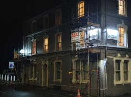 The Cumberland Hotel，位于沃金顿的酒店
