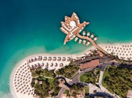 Lujo Hotel Bodrum，位于Guvercinlik的酒店