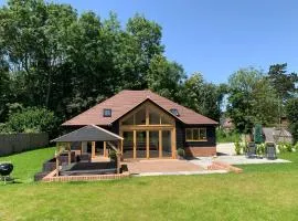 Chestnut-Lodge is rural, secluded, private with Hot Tub