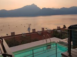 IL SOGNO 1 Piscina e vista lago，位于托里德尔贝纳科的度假屋