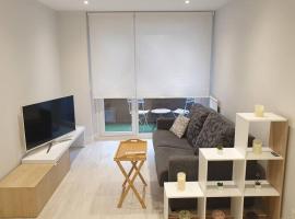 Apartamento recién reformado en Barakaldo，位于巴拉卡的带泳池的酒店