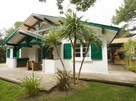 Central Villa 200 m from the beach