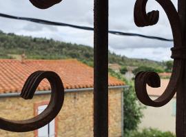La maison de mon enfance ! Au cœur du Minervois !，位于Félines-Minervois的酒店