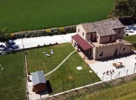 Casa Montefiore 13 Iris LT nella tranquilla campagna Marchigiana