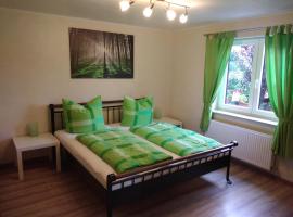 Ferienwohnung mit eigener Terrasse zwischen Taubertal, Odenwald und Bauland，位于Berolzheim的酒店