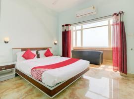 OYO 79417 Cherai Blue Lagoon Beach Resort by TCS Suites，位于Pallipuram的酒店