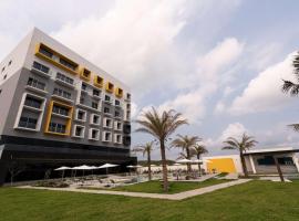 Best Western Plus Riviera Veracruz，位于韦拉克鲁斯的带泳池的酒店