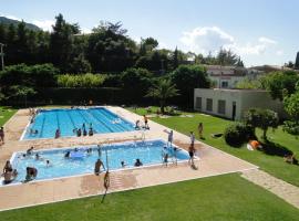Camping Alberg Municipal Tivissa，位于Tivissa的酒店