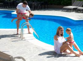 Meridiana Family & Nature Hotel，位于玛里纳罗米亚的酒店